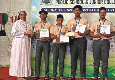 Treasure hunt prize winners with Sister