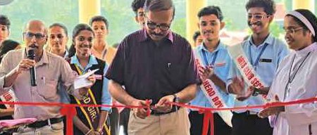 Ribbon cutting ceremony for Astra Expo